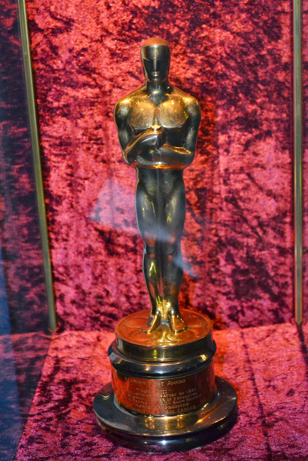 Oscar on display , won for the movie on kon tiki expedition