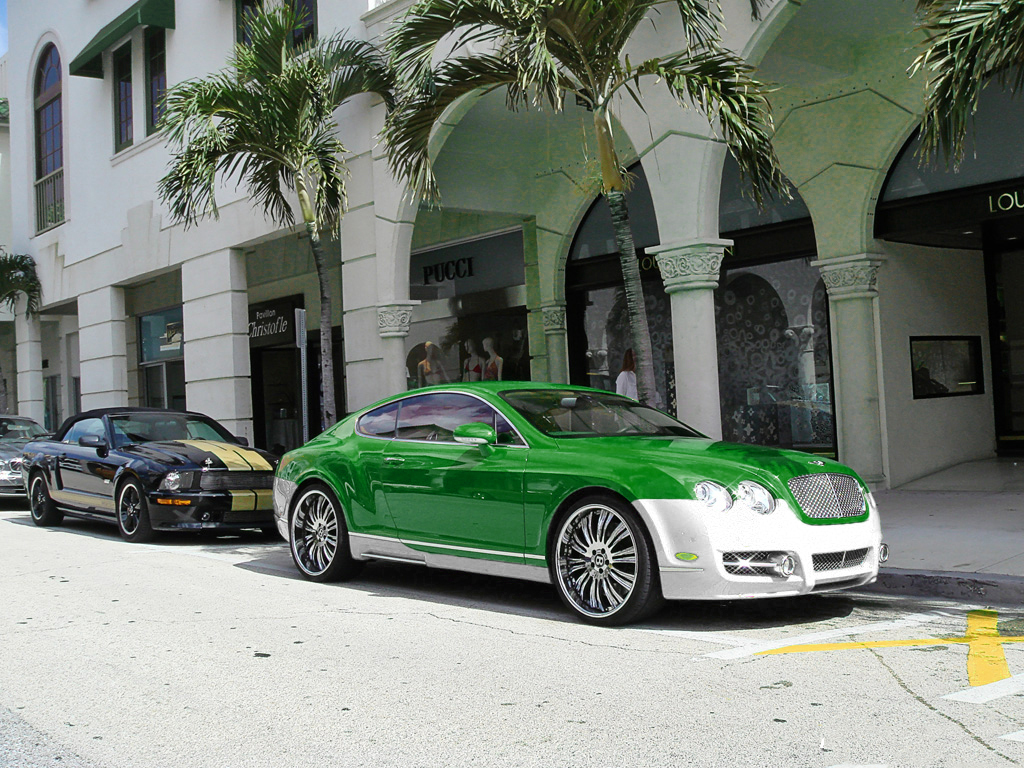 Green Posts Pakistani Flag Coloured Cars