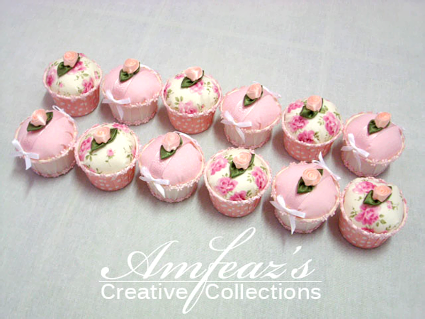 pink cupcakes cartoon. Picture : Cute Pink Cupcakes