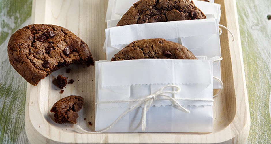 LookBook... soft cookies with chocolate by akis petretzikis