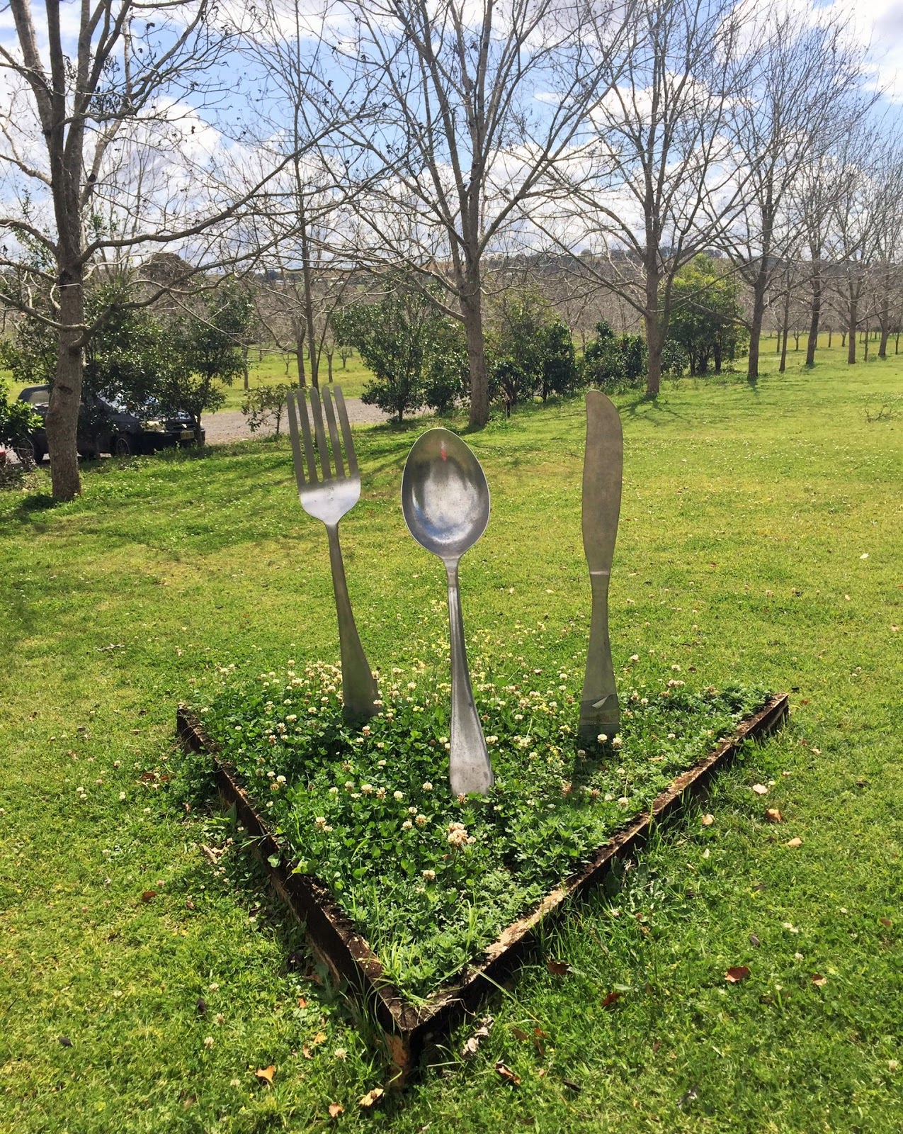 sherrys pickings A Z Guidebook Eltham Valley NSW