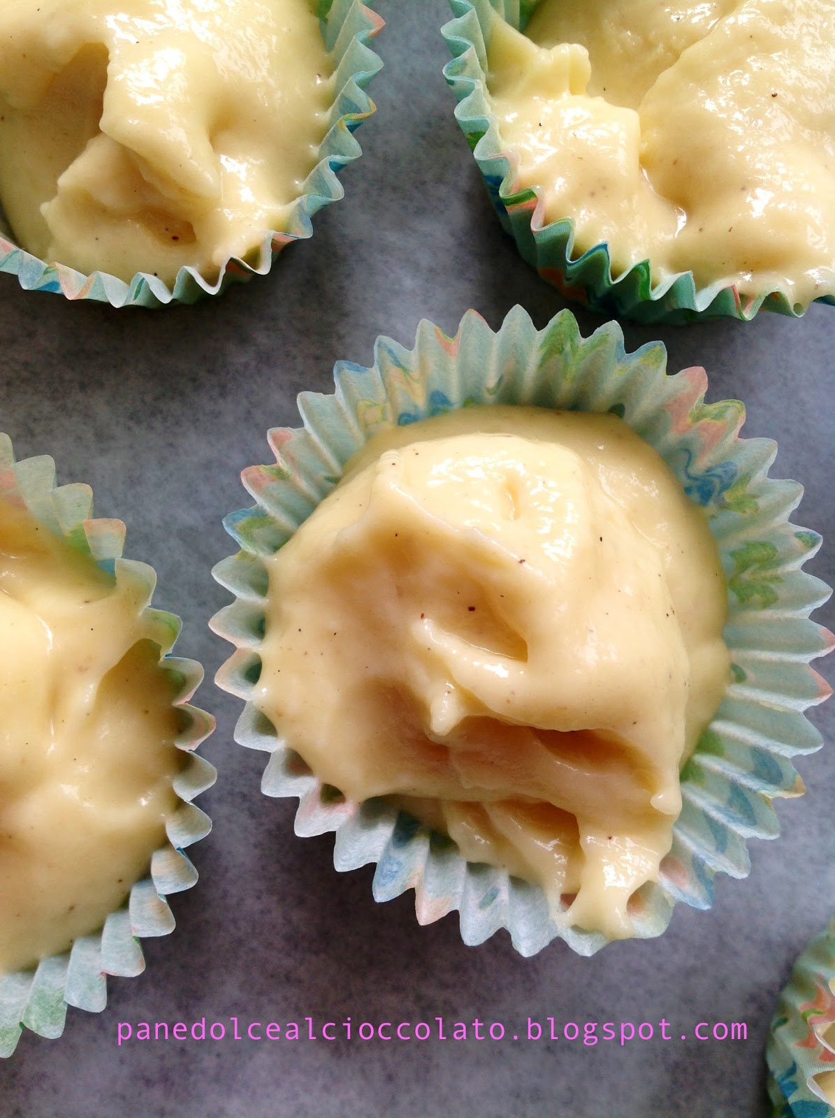 VANILLA CUPCAKE CON FROSTING ALLO YOGURT PANEDOLCEALCIOCCOLATO