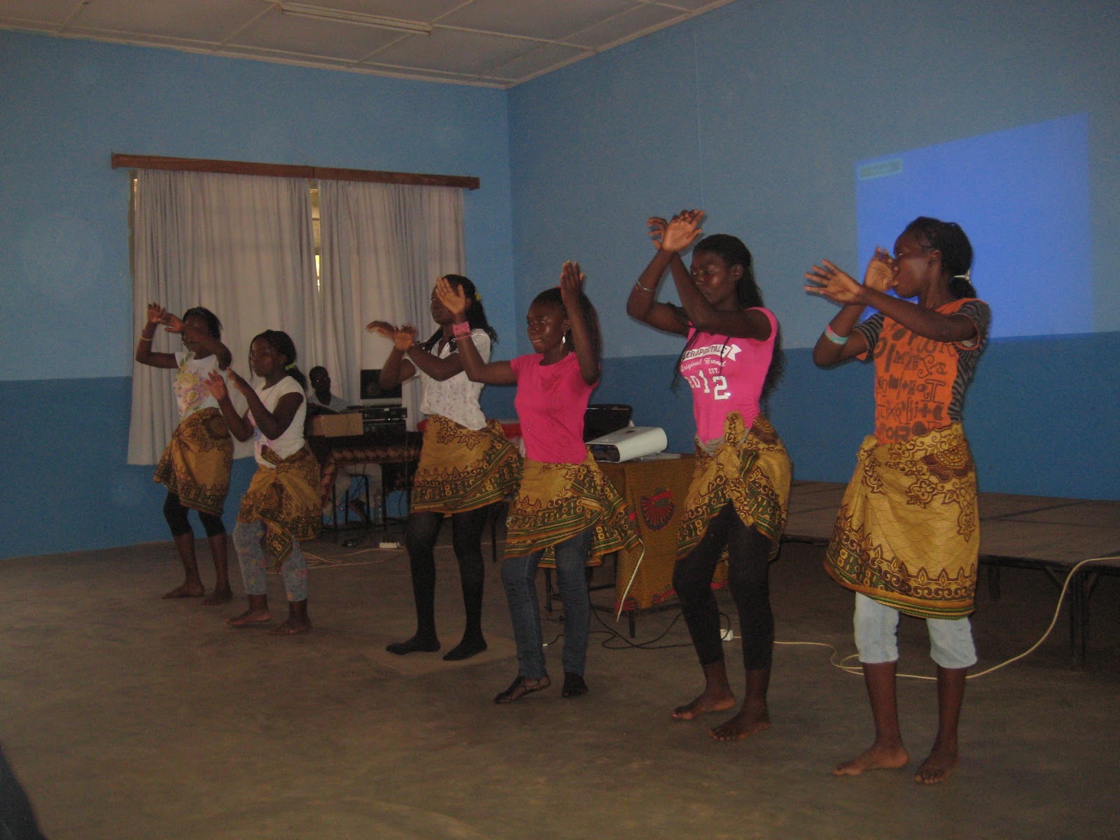 Alaska to Africa (and beyond...) Moamba REDES Exhibition