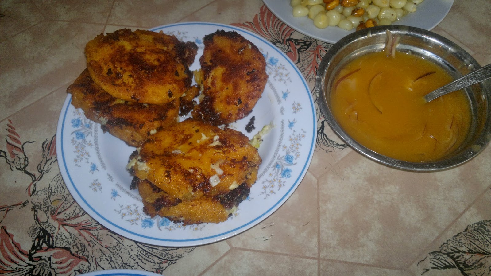 RECETAS DE COCINA ECUATORIANA Tortillas de maiz rellenas de queso y