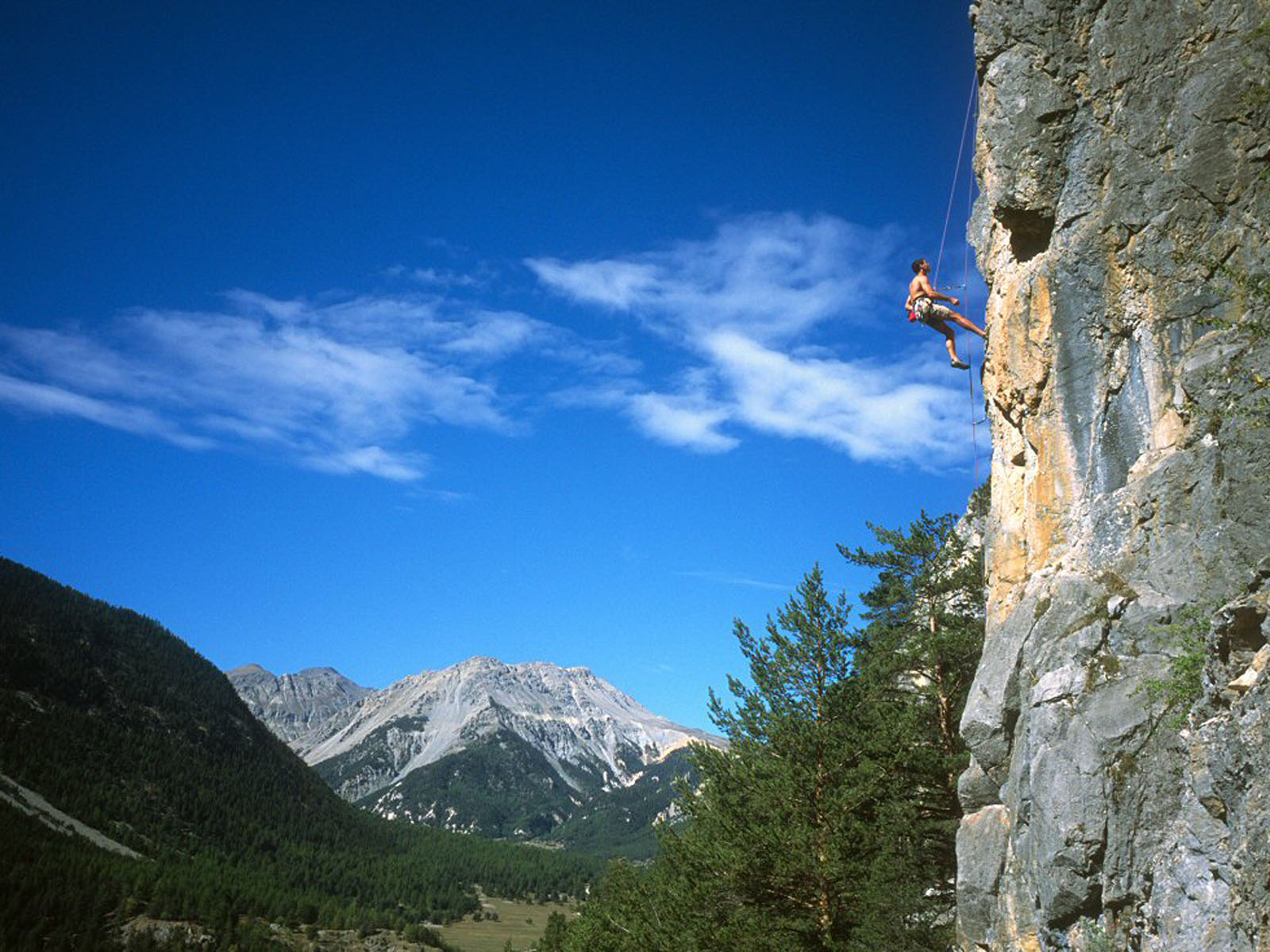 http://2.bp.blogspot.com/-D1haCBVVlnc/T2rHsGdP-II/AAAAAAAABM0/Nn4X3AO7t_8/s1600/Rock%20Climbing%20Wallpapers%203.jpg