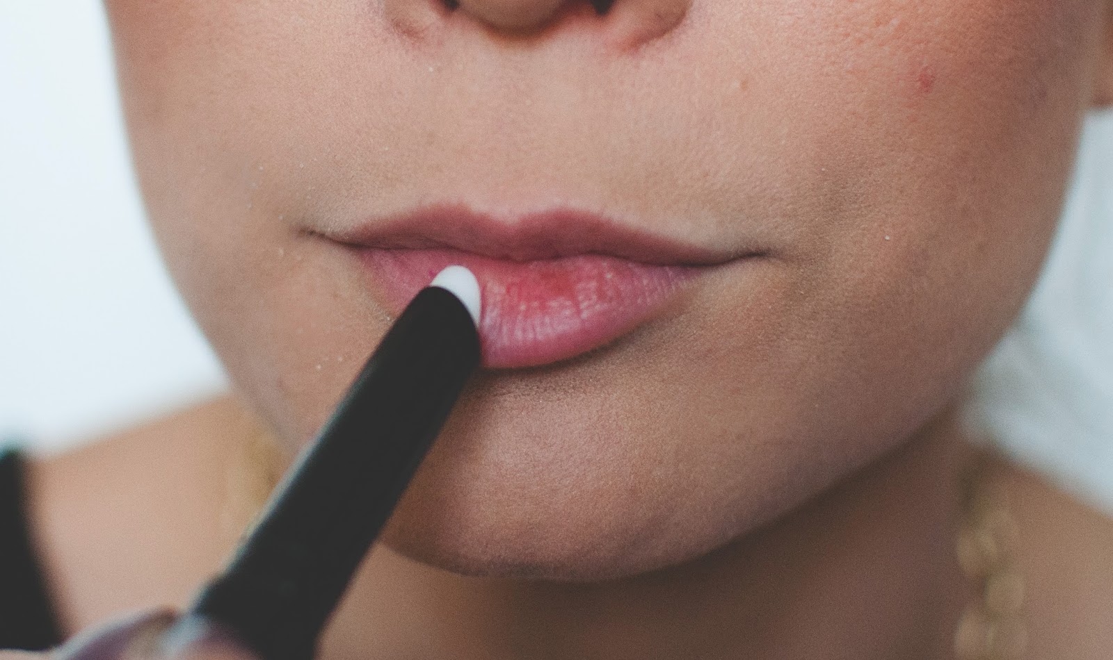 The Perfect Bold Lip Featuring MAC's lip primer La Petite Noob A