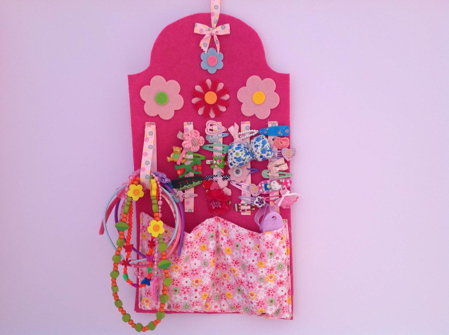 easy DIY hair accessories organizer