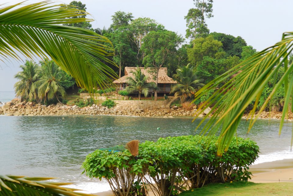 Lou Moon Beach Resort Axim Lou Moon Beach Resort Axim