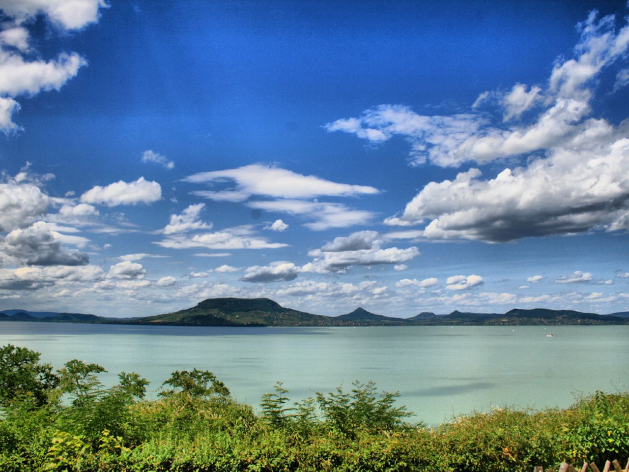 Vé máy bay đi Balaton