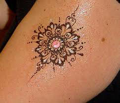 Henna Tattoo For Girls To Look Classic!