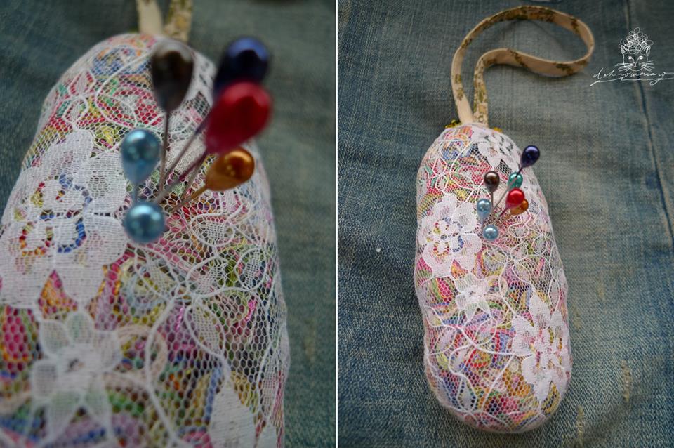 D o k n o m m e a w p l a y Stitch pillow recycle from Garbage Thread