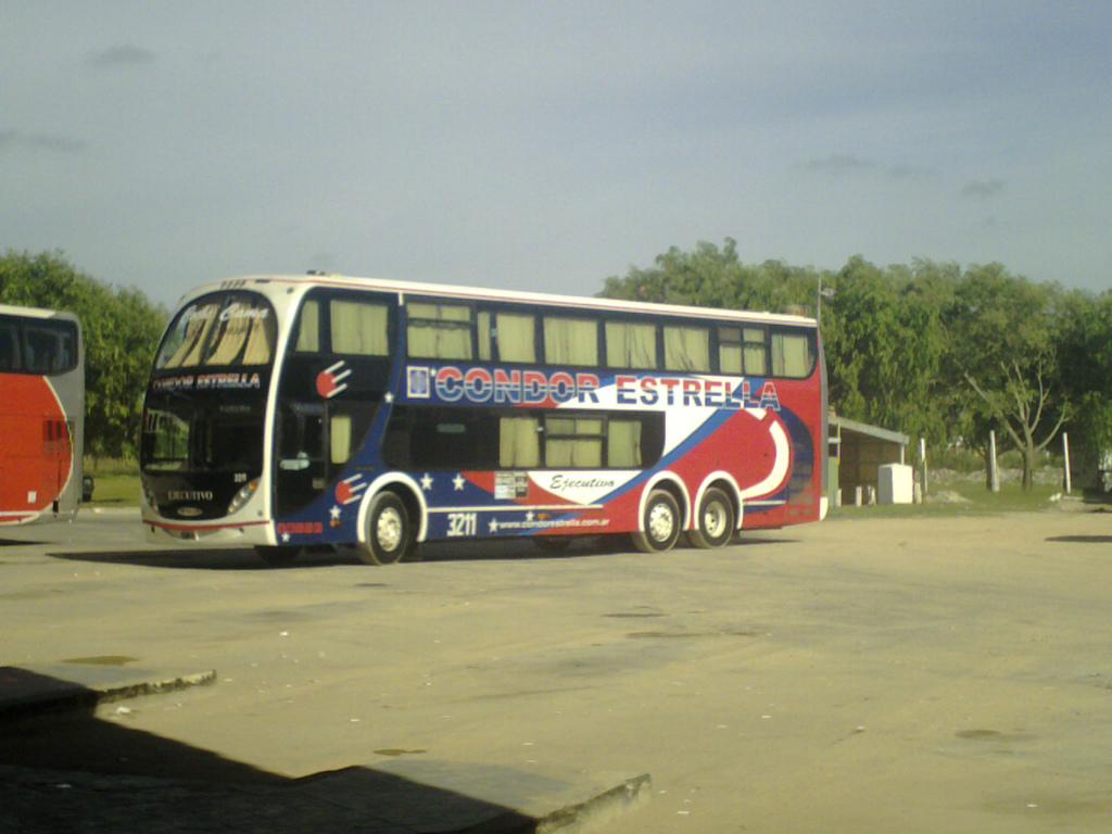 The Bondis Los buses de tu país Cóndor Estrella