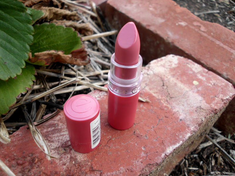 YouReview Essence Lipstick All about cupcake