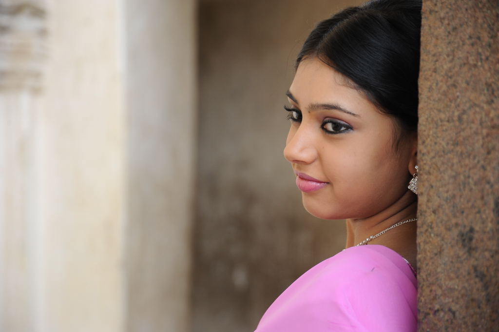 The Apple Boy Story Niti Taylor In Mem Vayasuku Vacham Pics