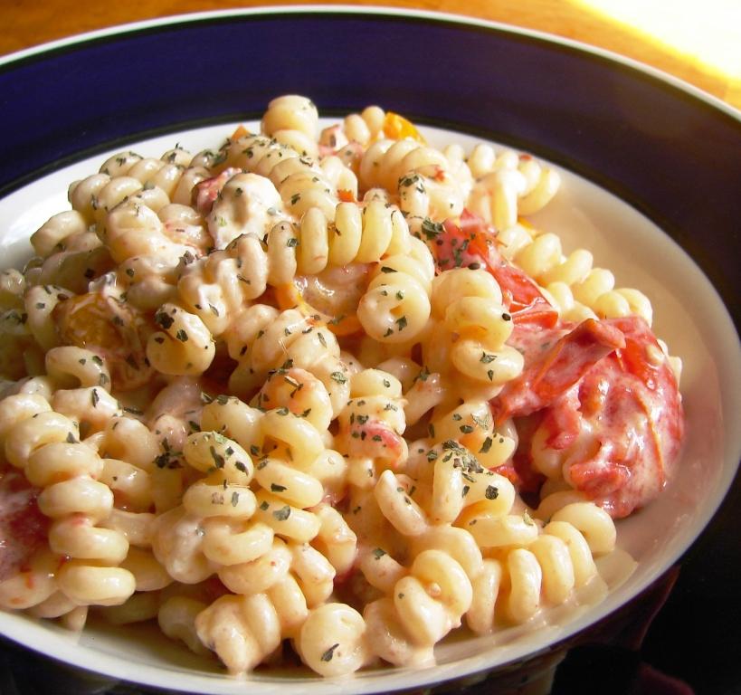 Nummy Kitchen Roasted Tomato and Goat Cheese Pasta