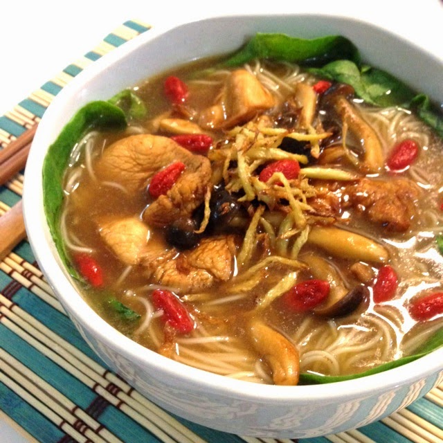 Wen's Delight Sesame Oil Chicken Mee Sua Soup 麻油鸡面线汤