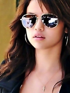 Selena Gomez Mobile