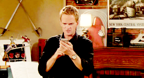 barney-texting-gif-confused-name-forgot.gif