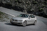 BMW-330e-16.jpg