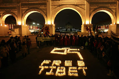 Dois tibetanos ateiam fogo no próprio corpo em Lhasa 1 tibete5.jpg