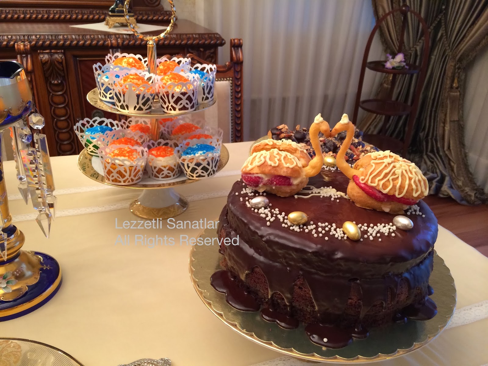 Lezzetli Sanatlar AŞIK KUĞULU PASTA PROFİTEROLLÜ PASTA