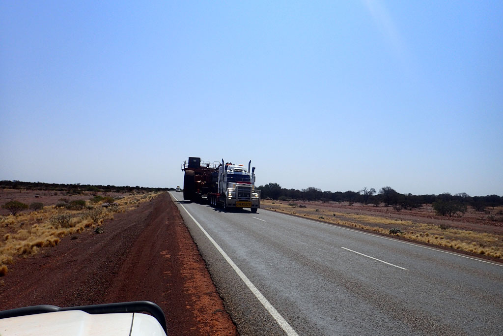 Jo & Stephen & a 4x4 Mount to Meekatharra, Wiluna and a sneak