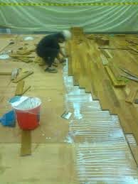 pasang lantai kayu proses pemasangan lantai kayu