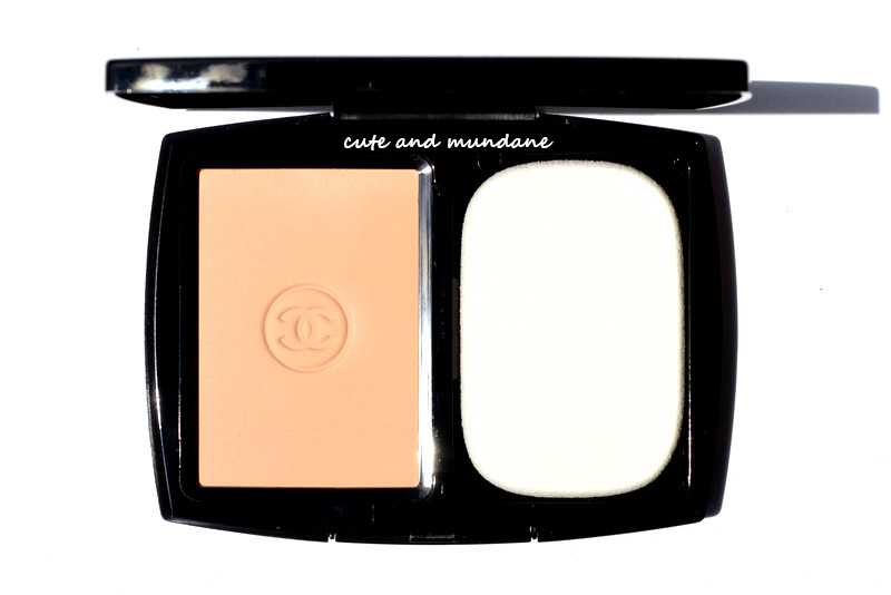 Cute and Mundane: CHANEL Double Perfection Lumiere compact in B20