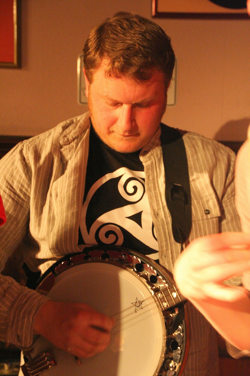 A la CLE de SOL FRANCOIS DENIS NOTTE.... guitares, banjo ,percussions...