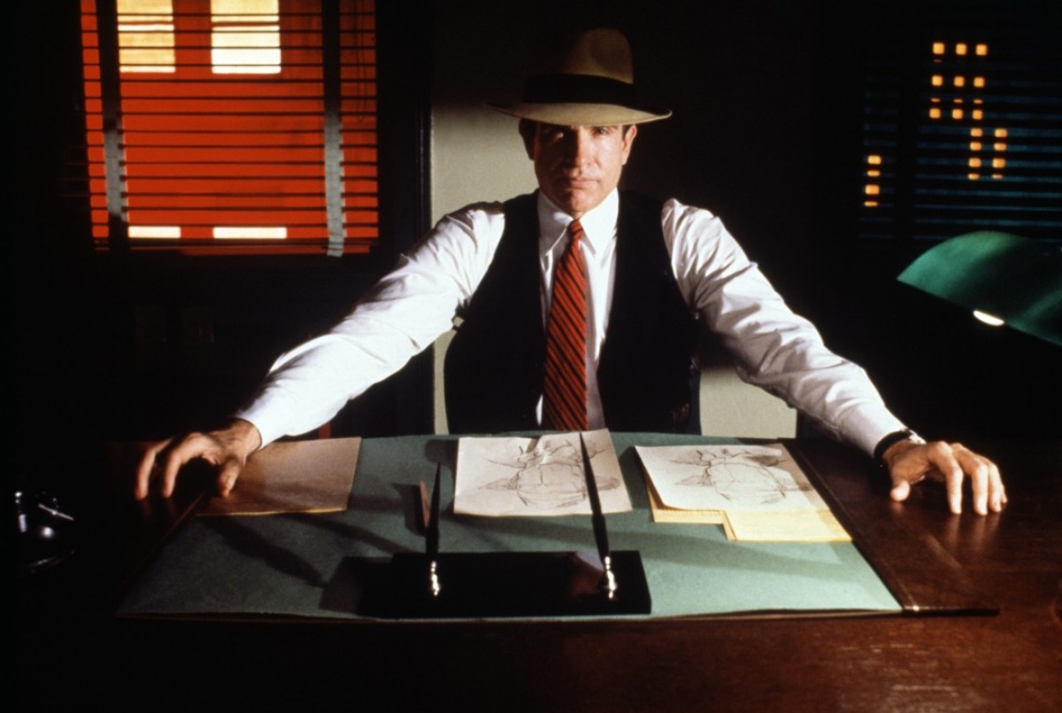 http://2.bp.blogspot.com/-DBeE_og4wr0/TfLQZOHSklI/AAAAAAAAHM0/0Z-EkLsn-yE/s1600/dick-tracy-1990-06-g.jpg