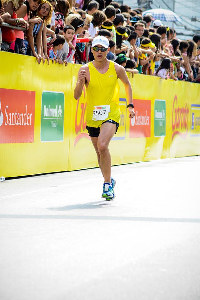 MAURO NA 10 MILHAS GAROTO Maraturista Assessoria Esportiva