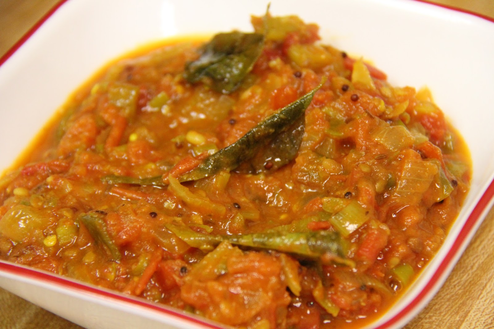 Yummilicioussss! Tomato Spring Onion Curry