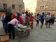La taula d'inscripcions va fent via per poder començar puntuals. Autor: Francesc "Caminaire" La taula d'inscripcions va fent via per poder començar puntuals. Autor: Francesc "Caminaire"