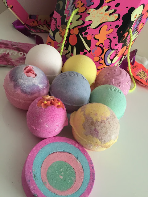 lush pop bath bomb gift set 