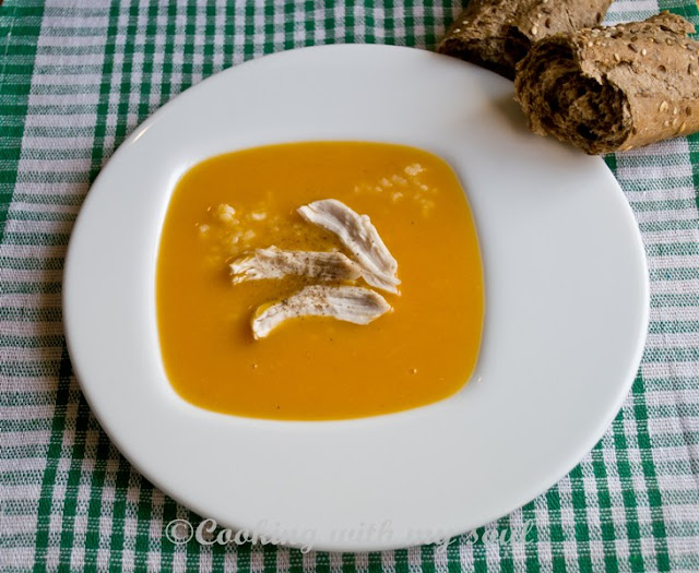 Articole culinare : Supa de dovleac cu pui si orez (Buttersquash soup withy chicken and rice)