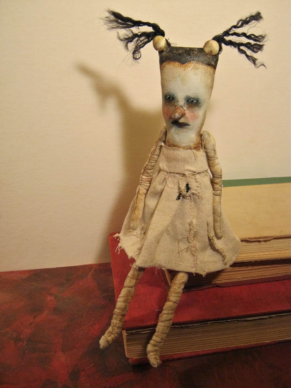 Sandy Mastroni: odd strange bizarre funny creepy art dolls , sandy mastroni