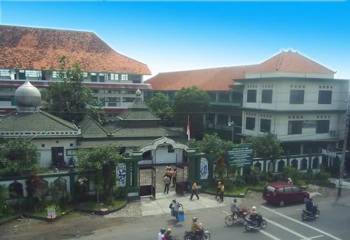 Jamsaren, Pesantren Tertua di Jawa