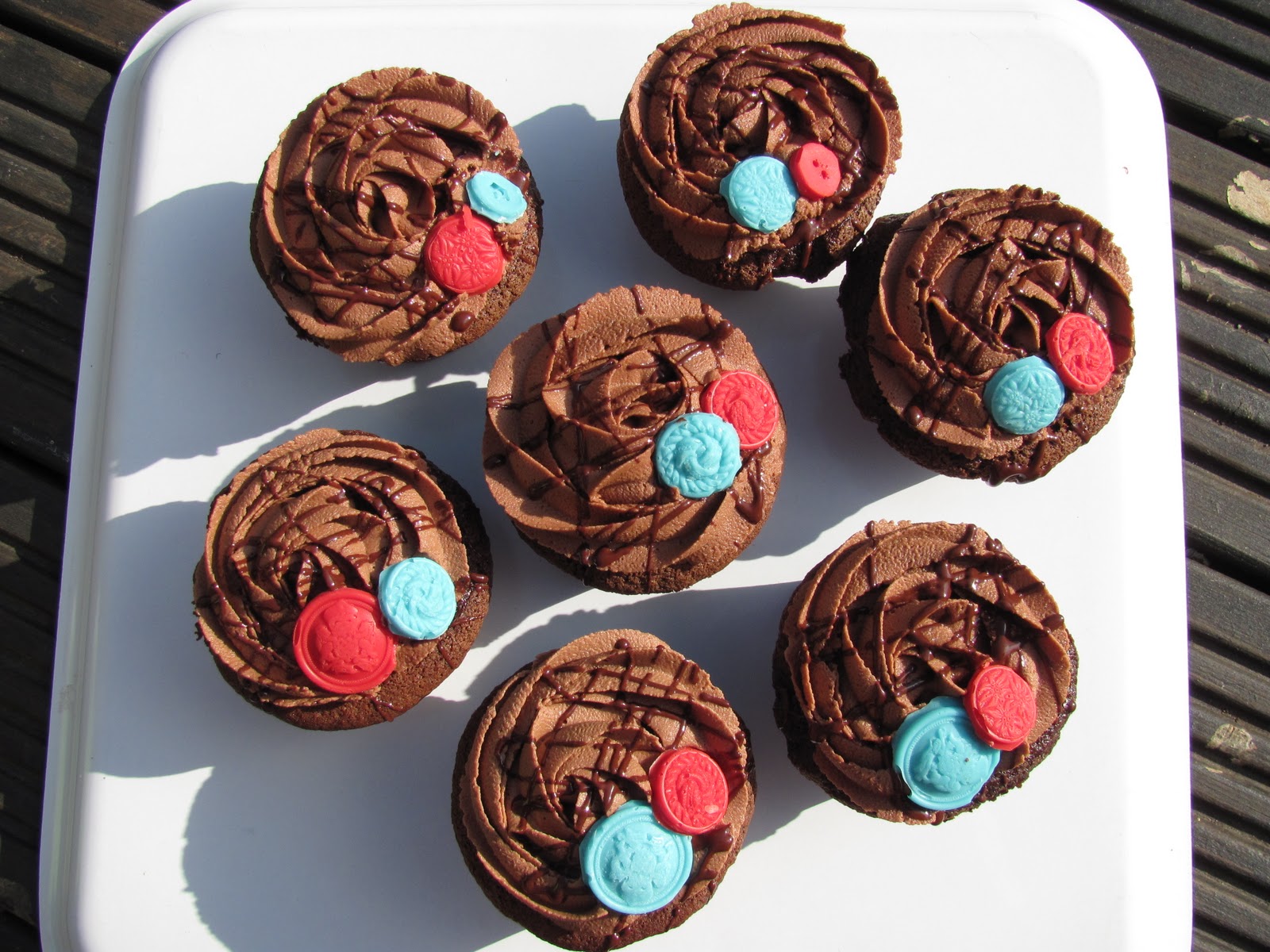 hecticium Chocolate button cupcakes for Chocolate week