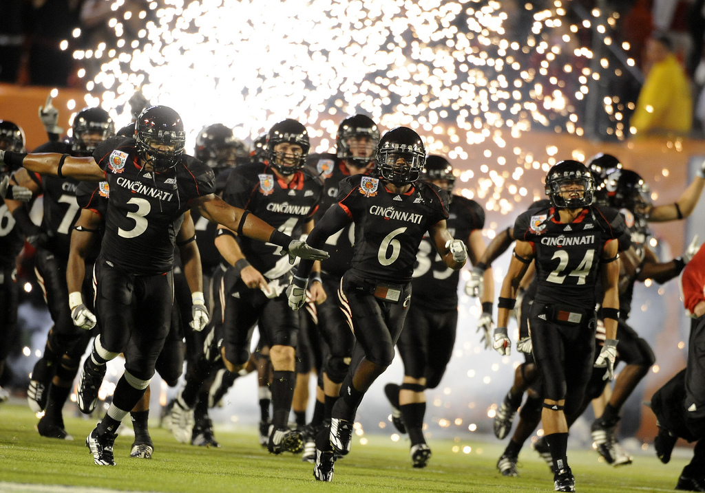 [Image: Cincinnati+Bearcats+football.jpg]