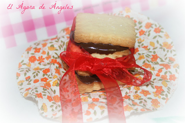 Galletas Rellenas De Nocilla