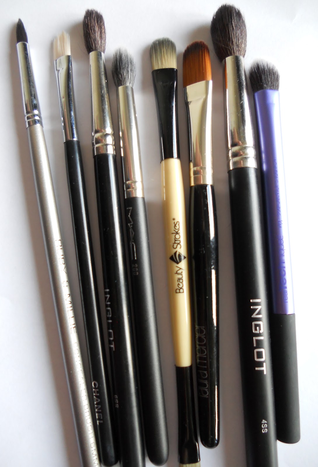 Make Up For Dolls Brushes I use for Concealer