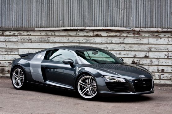 Black super car Audi R8 Spyder with good engine performance and styles