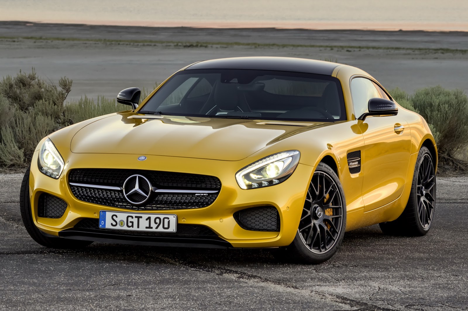 http://2.bp.blogspot.com/-DN_-EhfIUfo/VA-ufrorLNI/AAAAAAAAHqM/yBGFr8B_MEo/s1600/Mercedes-AMG-GT-Carscoops20.jpg