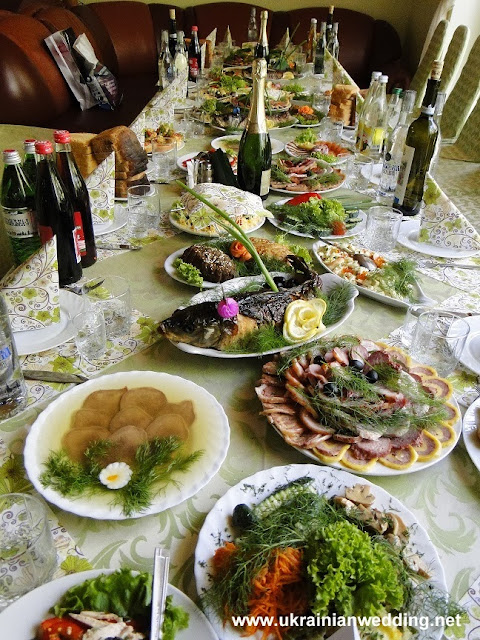 Український весільний стіл