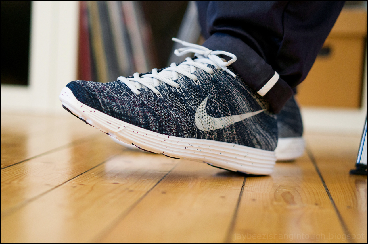 nike flyknit on feet