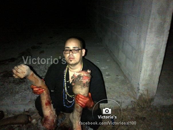 Fotos donde supuesto Comandante del "C.D.G" desmiembra a sus victimas Fotos donde supuesto Comandante del "C.D.G" desmiembra a sus victimas