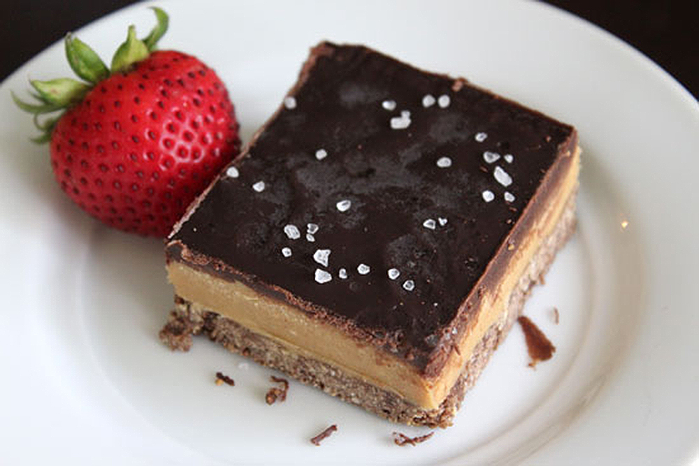 Southern Mom Loves SeaSalted Chocolate Honey Peanut Butter Bars {Recipe}