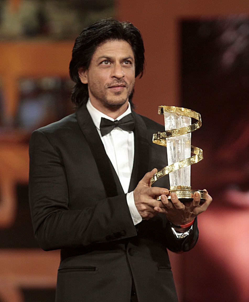 http://2.bp.blogspot.com/-DUrQLoFYwb8/TzLIcWTRu5I/AAAAAAAAADo/e0fyz411g6Q/s1600/199896-shah-rukh-khan-honored-at-marrakech-international-film-festival-2011.jpg