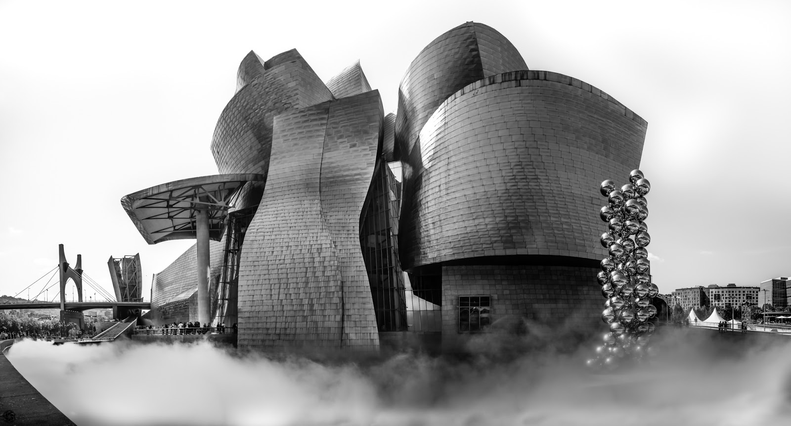 Guggenheim :: Panorámica 7 x Canon EOS 5D MkIII | ISO100 | Canon 24-105 @24mm | f/8.0 | 1/100s Guggenheim :: Panorámica 7 x Canon EOS 5D MkIII | ISO100 | Canon 24-105 @24mm | f/8.0 | 1/100s