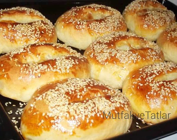 MUZLU MAYALI TATLI POĞAÇA RESİMLİ TARİFİ MUZLU MAYALI TATLI POĞAÇA RESİMLİ TARİFİ